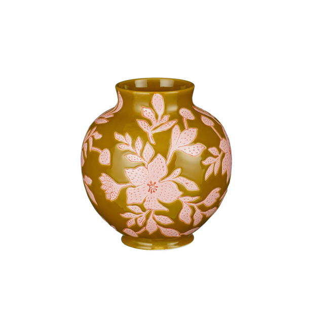 Stor sennepsfarvet keramikvase, med store flotte lyser�de blomster