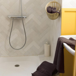 G�steh�ndkl�de ''Zo�'' - Brun