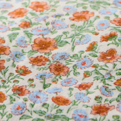 Pudebetr�k 60x60 cm. - m/lysebl� og rustfarvede blomster