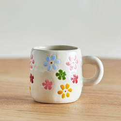 Kop med hank "Millie" - multi flowers creme
