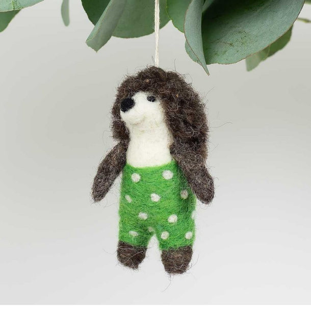 Ophng i uld - ''Hedgehog with green pants''