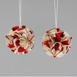 Hndlavet papirpynt - ''Flower Ball'' - rd - 2 stk. 