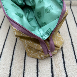 Coatet toilettaske - lille - Lysegul/rosa/gr�n