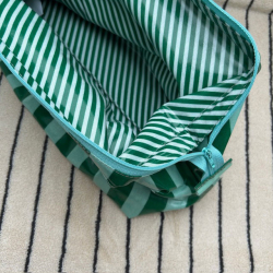 Coatet toilettaske - stor - Gr�n/mint strib
