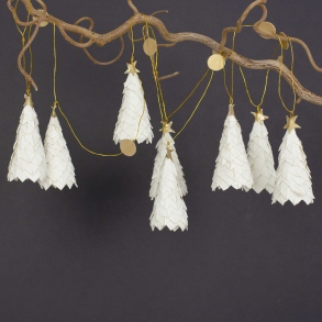 Hndlavet papirpynt - ''White Fir'' - guirlande
